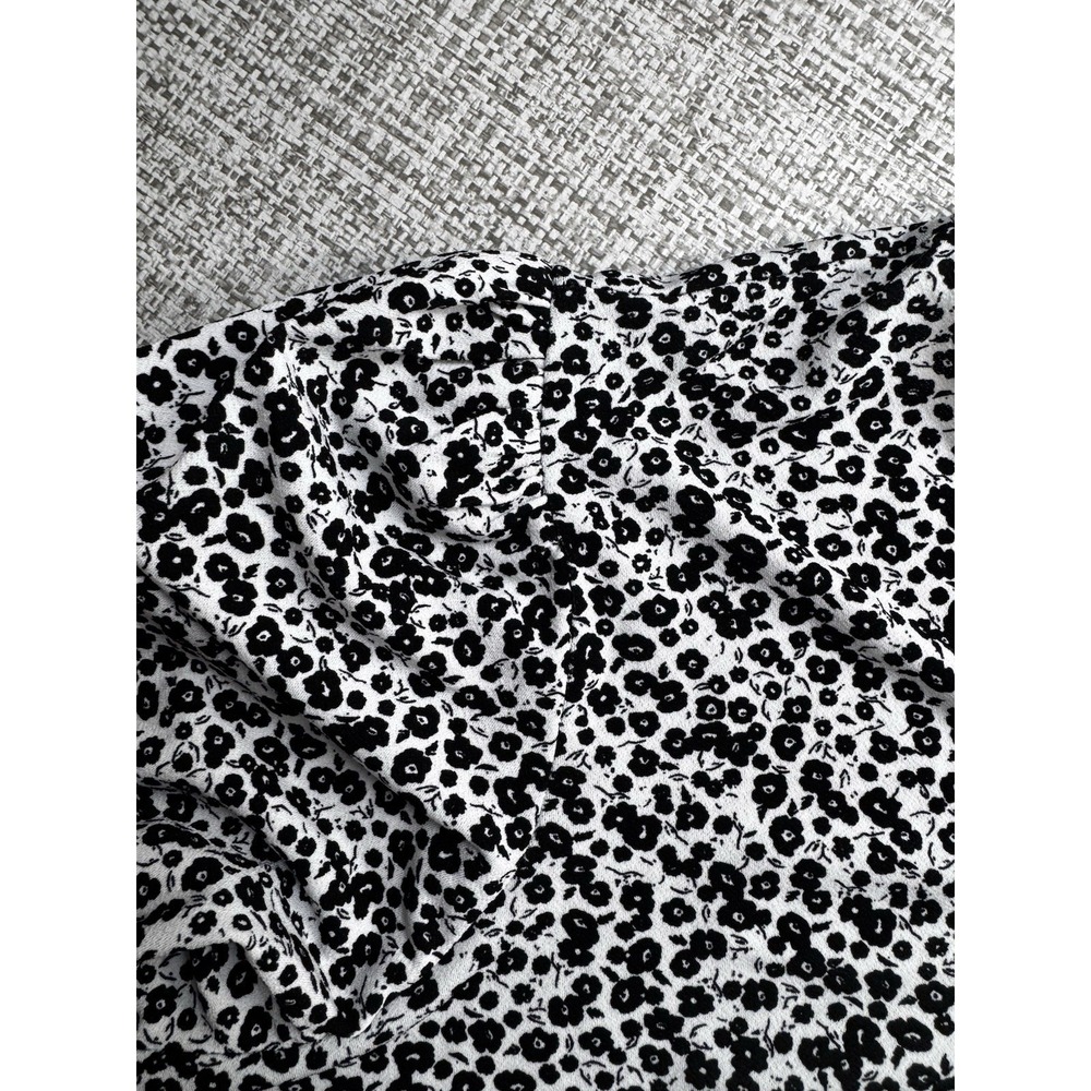 Adrianna‎ Papell Popover Top White With Black Floral Stretchy Office Size 1x - Picture 3 of 11